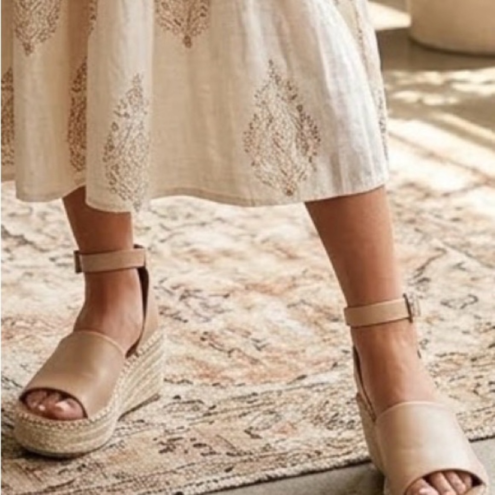 BEAST FASHION Tan Espadrille Sandals Size 7.5